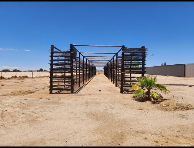 730M² STORAGE UNIT FOR SALE IN KANONEILAND